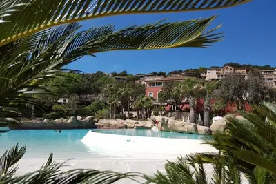 Image de T2 45M² Les Restanques De St Tropez\nTERRASSE Vue Mer \nCLIM + Wifi + 2 Piscines
