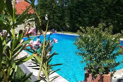 Image de Mai à Octobre. Offres, Studio, Piscine, Famille, Groupe, Vue sur la mer. , RÉDUCTIONS Jusqu'À 55%