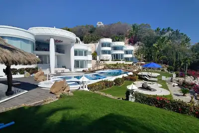 Image de Personnel 7 chambres 10 salles de bain La Casa et deux villas avec vue sur l'océan Pacifique