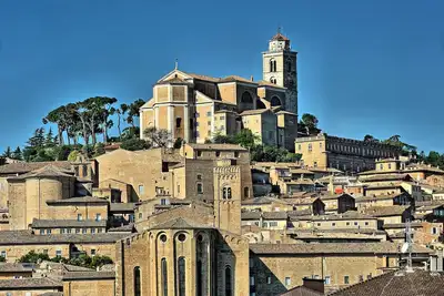 Image de Appartement à Fermo Hébergement \"La Fonte\" situé dans le centre historique