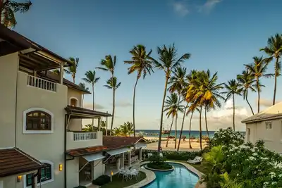 Image de Villa de luxe de 12 chambres en front de mer, accès privé à la plage, emplacement unique