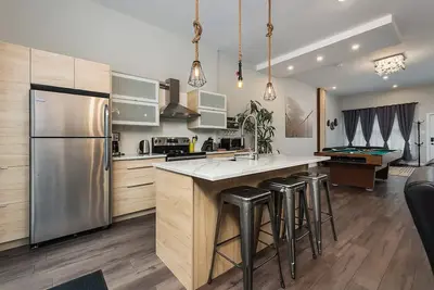 Image de Maison de ville spacieuse avec terrasse sur le toit 4br près de Dt