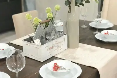 Image de ❃Modèle modèle d'accueil luxueuseParfait pour la retraite familiale❃Fast WifiChaises Kinging