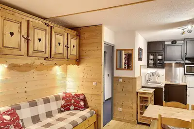 Image de Spacieux 2 pièces rénové, skis aux pieds, 4 pers, Les Menuires, 30m², Wi-Fi, parking