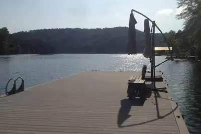 Image de \"La Pointe\" Lakefront 4 Br Maison de vacances sur le lac Norris