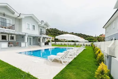 Villa Zambak 6 chambres toutes avec salle de bains privée et piscine privée