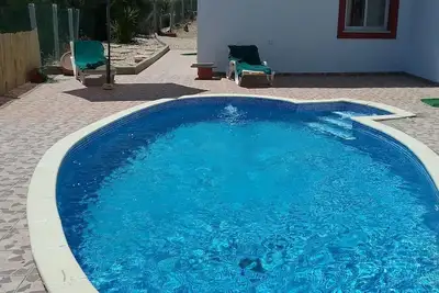 Image de Grande maison (pour familles nombreuses ou entre couples d'amis) avec piscine. 10 % remise pour moins de 6 personnes