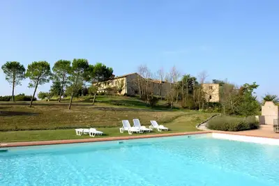 Image de Ancienne ferme typique de la Toscane, avec court de tennis et piscine, T6-bs
