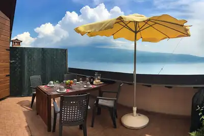 Image de Casa Fornico: 2 appartements avec terrasses et vue imprenable sur le lac de Garde