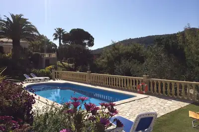 Villa spacieuse de luxe avec 4 chambres * Beau jardin * 4 km de la plage de sable blanc
