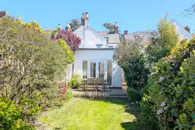 Image de Broyle House, Chichester - une maison familiale pouvant accueillir 4 personnes dans 2 chambres