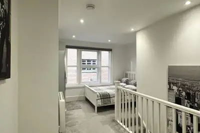 Image de Tout Nouvel Appartement Magnifique Dans le Centre de la Ville