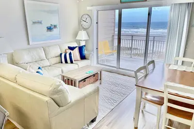 Image de Voir, entendre et sentir l'océan depuis votre patio privé. Oceanfront 2 lit / 2 salles de bain