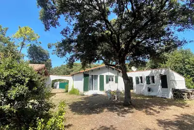 Image de Villa côté plage à 450 mètres de la plage des Prises