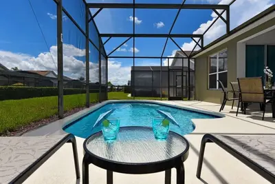 Image de Belle villa de palmiers de Windsor avec piscine privée et salle de jeux