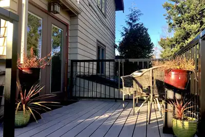 Calme, studio privé avec vue sur le jardin et la montagne, à quelques pas des entreprises
