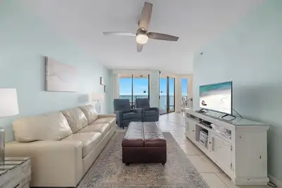 Image de Front Golfe Direct, Vues Fantastiques, DÉCOR De Beachy, Tonnes De Services, BÂTIMENT Phoenix V,
