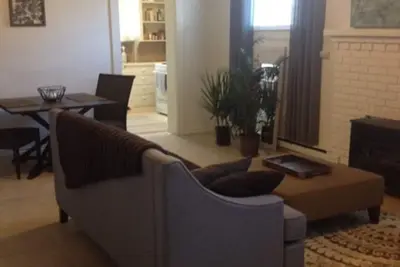 Image de Sub-Main Modern Pad. . près de tout ce dont vous avez besoin!