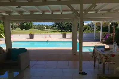 Image de Villa bord de golf piscine privée