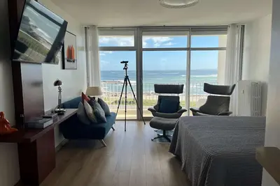 Image de Studio refait à neuf 35m² à Quiberon avec Wifi, Parking et loggia vue mer