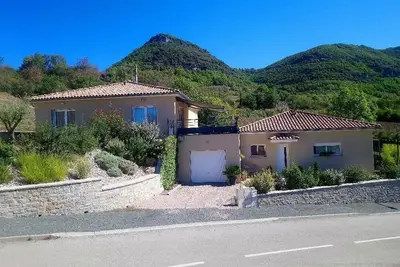 Image de Villa de location 6 pers. avec mini-piscine balnéo, proche de Millau