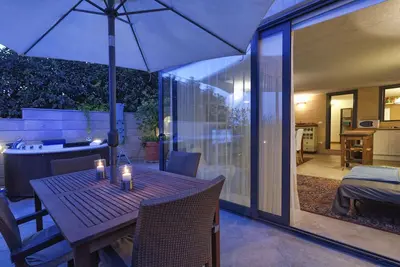 Image de Narciso, nouvel appartement avec terrasse et vue mer