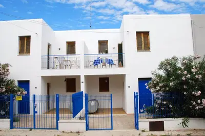 Image de Villa elios. Parking devant la propriété.