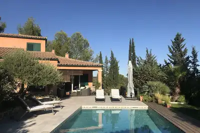 Image de Villa, piscine, entourée de verdure, aux portes de Montpellier