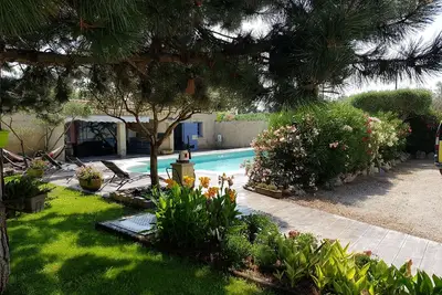 Avignon, villa individuelle de 110m2 avec piscine privée, terrain de boule. .