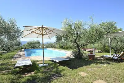 Image de Villa Prestigio Grande: Une villa historique enchanteresse sur trois étages située dans un élégant bâtiment du 18ème siècle.