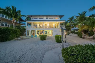 Image de Waterfront Home sur Sunset Bay