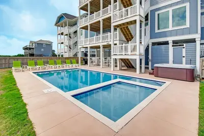 Image de Oceanfront de luxe Accueil-Ascenseur, Piscine, Tiki Bar, Game & Theater Rms, DogFriendly