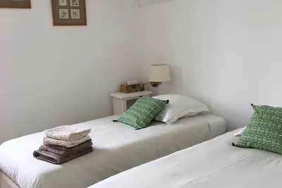 Jolie gîte avec jardin dans cité médiévale d'exception.