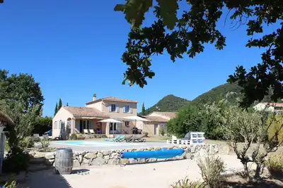 Image de Confortable villa avec piscine au pied du village de Séguret