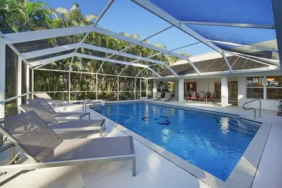 Image de Incroyable villa de 4 chambres au bord de l'eau avec accès au golfe