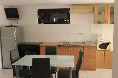 Appartement de vacances à Preko avec terrasse, climatisation, Wi-Fi, lave-linge (4568-1)