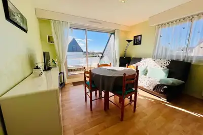 Image de Studio lumineux avec coin nuit, balcon, parking, animaux acceptés - Quiberon