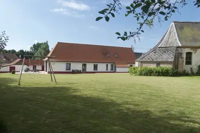 Image de Cadet Roussel \nJolie ferme restaurée et confortable à Azincourt, 7 couchages