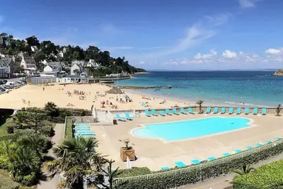 Image de Superbe vue mer avec piscine