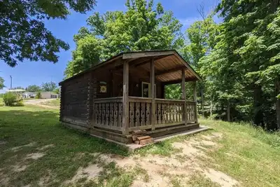 Image de Cabine-lit 3, pas de salle de bain, accès au pavillon de douche