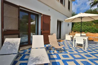 Image de Amary Suite 2 + 2-terrasse et plage par KlabHouse