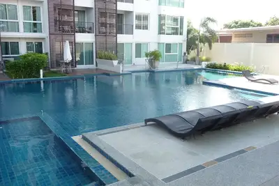 Image de English owned pool view condo, now with personal internet for multi users.