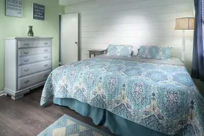Image de Adorable condo à 100 pas de la plage