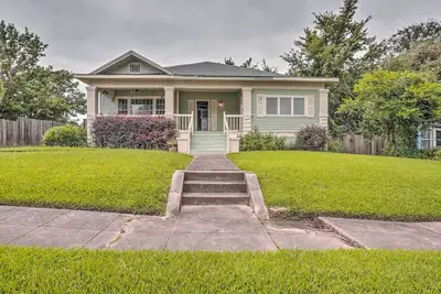 Image de Nouveau! Shreveport Home w / Yard - 2 mi au centre-ville!