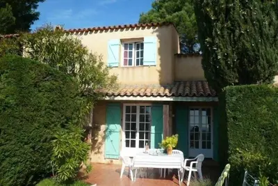 Image de Mas Jumele Domaine Piscine Et Tennis