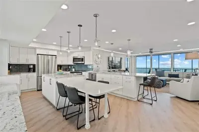 Image de Condo clé Siesta 4 chambres avec vue magnifique sur l'océan! !