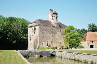 Image de château du 15 ème siècle - Flavigny, propriété familiale
