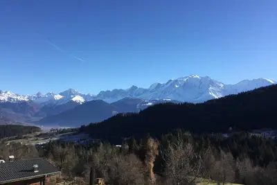 Image de Magnificent and charming apartment, unique view of the Mont Blanc range