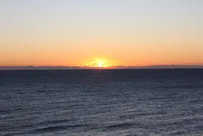 Image de Amazing Ocean View Condo - Ameublement mis à jour partout!