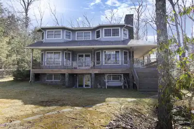 Image de Bateau à moteur Fairview Lake Lakefront Home - 10 personnes